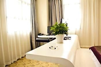 Provence Garden Hotel Wuhan Exteriör bild